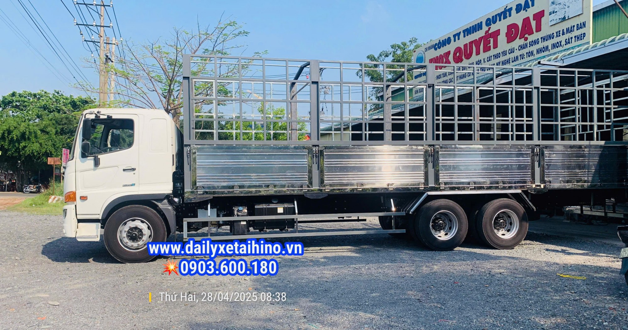 Hino 500 FM 2 cầu thật thùng mui bạt